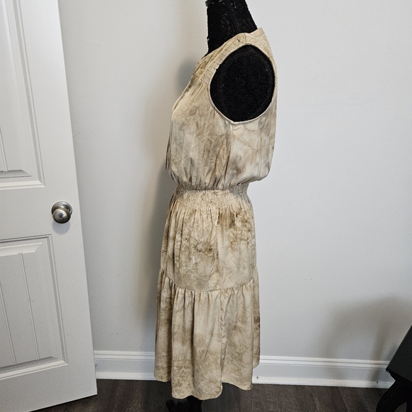 MADISON GREY Tiered Dress Tan Size Small - Picture 2 of 12